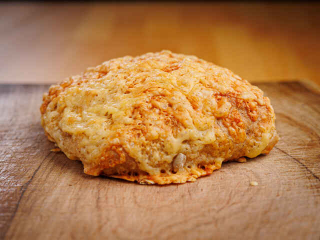 Ostfriesisches Wendebrötchen (Käse)